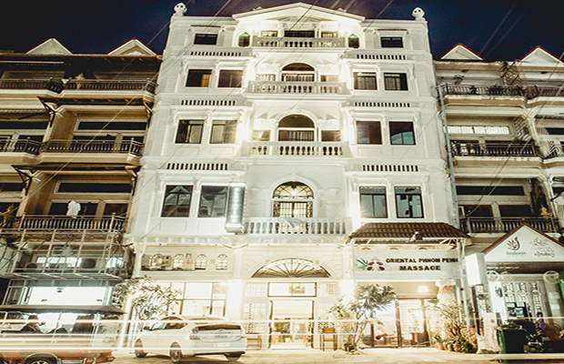 Grand Elevation Hotel