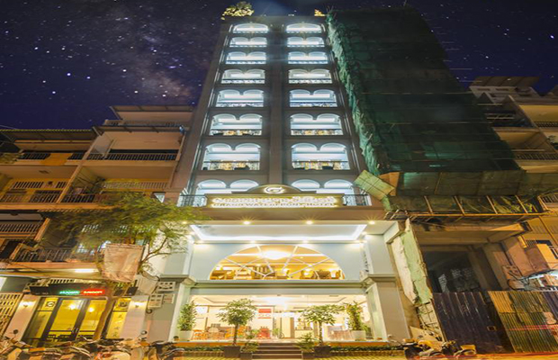 Grand Waterfront Hotel